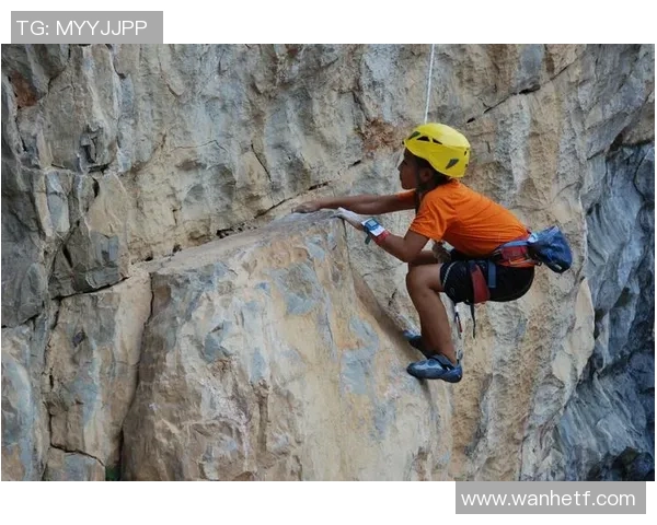 深圳攀岩队的包夹体系与攀岩战术的深度解析与应用探讨
